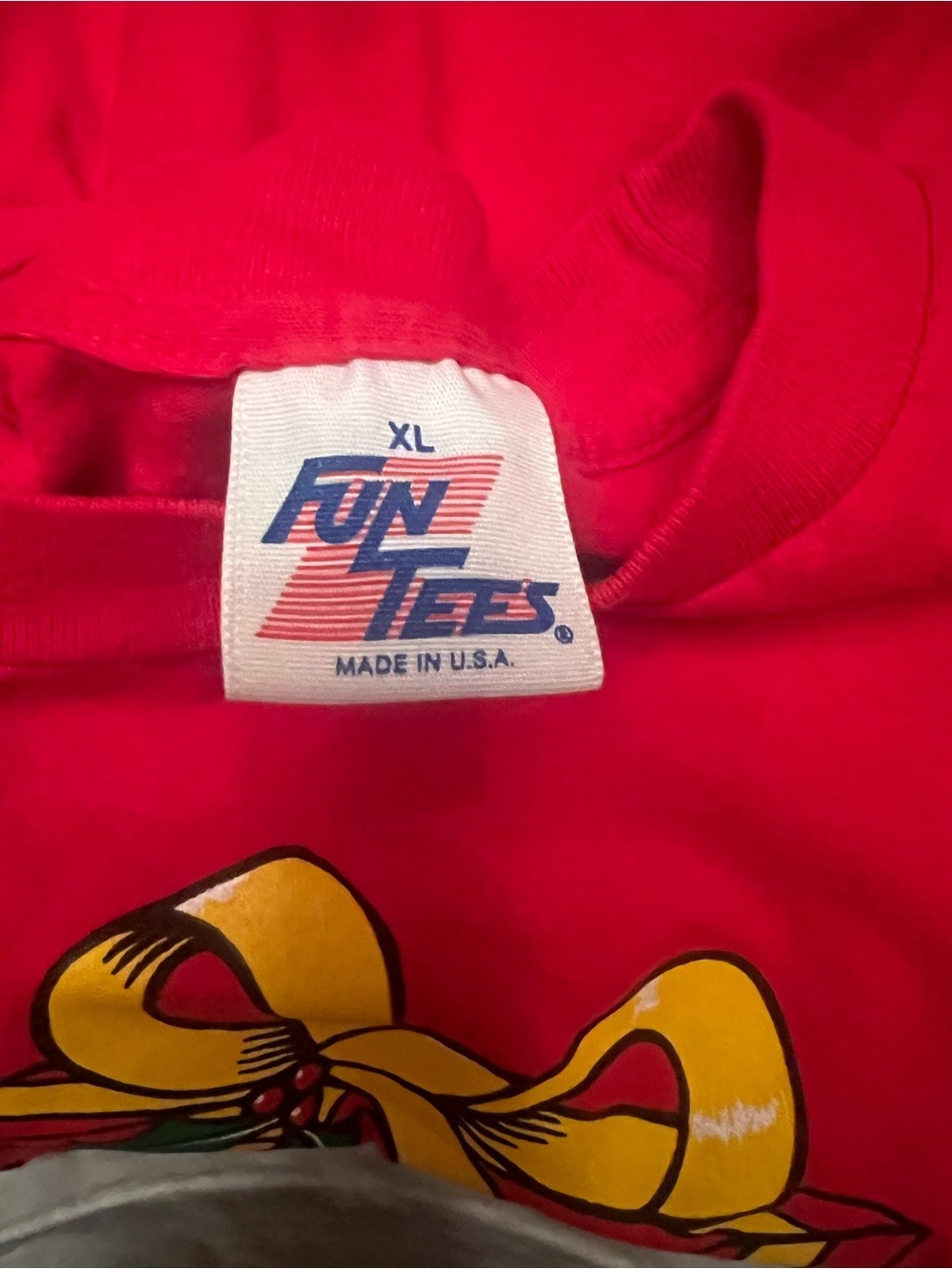 Vintage Fun Tees "Hands OFF!" Christmas Graphic T-Shirt | 100% Cotton | 90’s - Picture 5 of 6